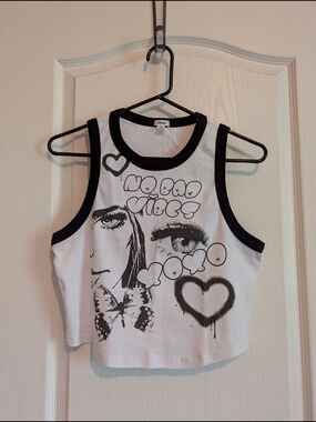 Garage Brand Graphic Heart & Butterfly Crop Tank Top - Black/White Sz Large